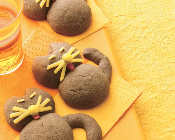 Scary cat cookies