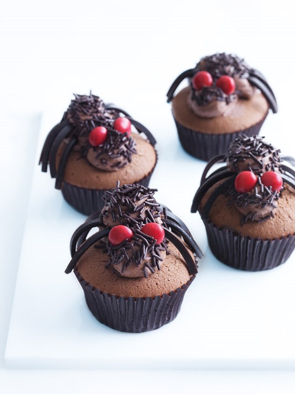 Scary spider cupcakes