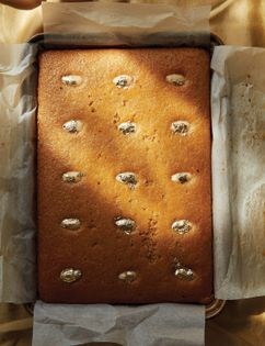 School-skive semolina cake