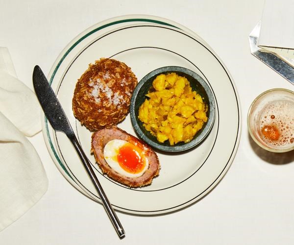 Scotch egg & piccalilli