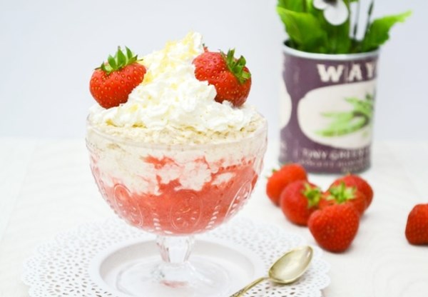 Scottish oaty cranachan with strawberries