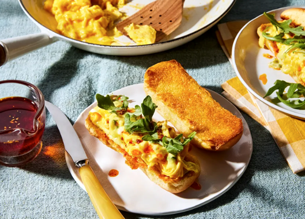 Scrambled egg sandwiches with garlic aioli
