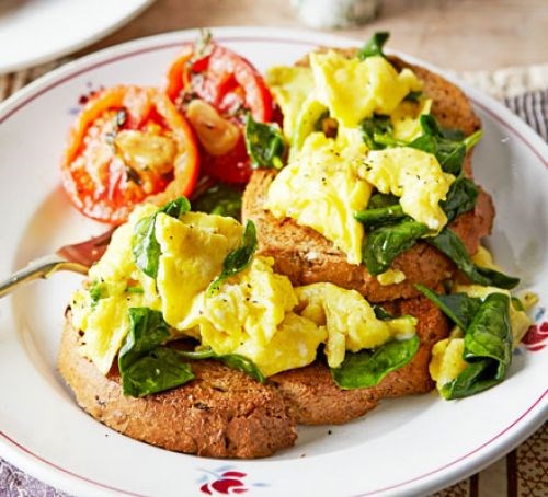 Scrambled eggs & slow-roast tomatoes on toast