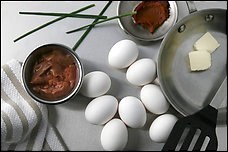 Scrambled eggs with chicken livers