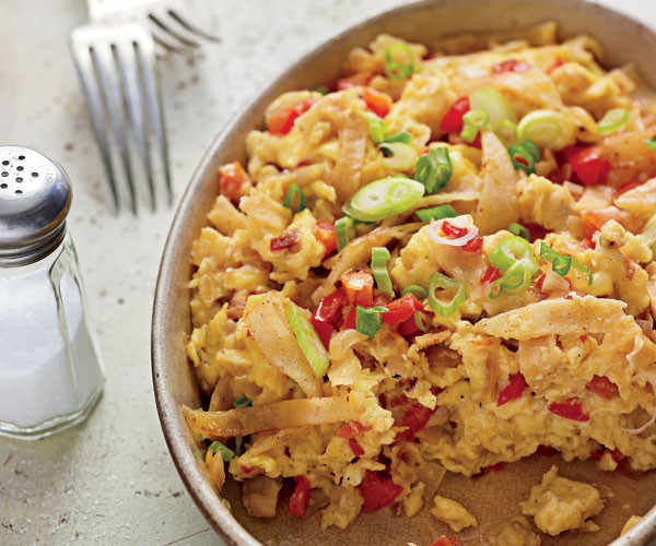 Scrambled eggs with corn tortillas (Migas)