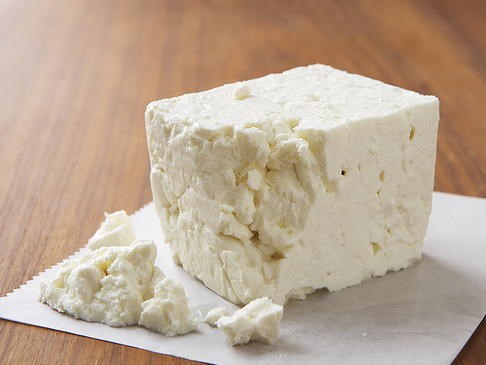 Scrambled tofu with herbs and cheese