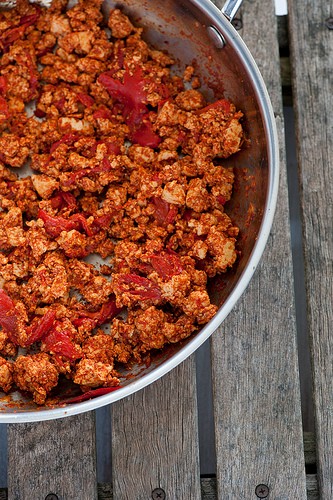 Scrambled tofu with tomato & peppers