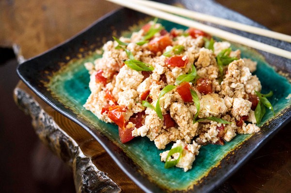 Scrambled tofu with tomatoes, scallions and soy sauce