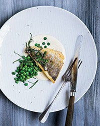 Sea bass with lemongrass, peas and mint