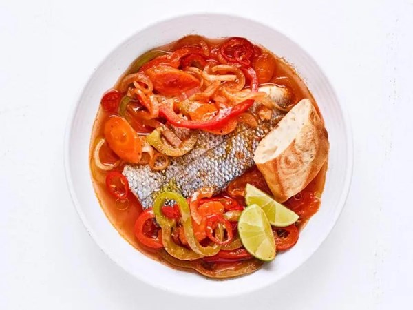 Sea bass with peppers and lime