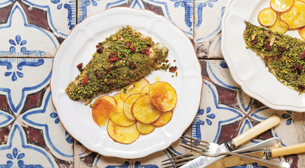 Sea bass with pistachios, pine nuts and sun-dried tomatoes (Spigola con pistacchi, pinoli e pomodori secchi)