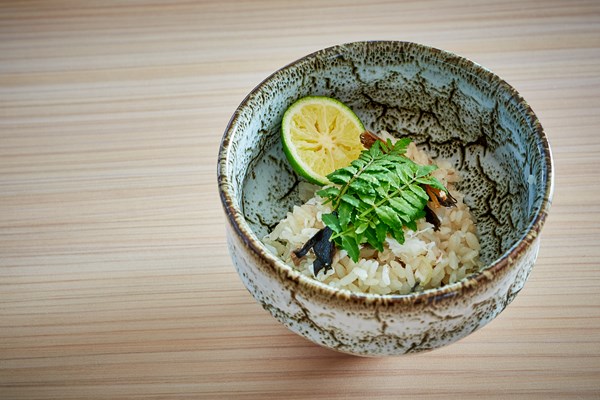 Sea bream rice (Tai meshi)