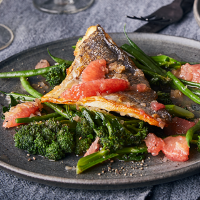Sea bream with pink grapefruit sauce