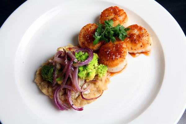 Sea scallops with cider glaze and cauliflower two ways 