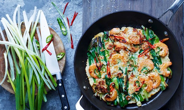Seafood and spring onion pancake (Haemul pa-jeon)