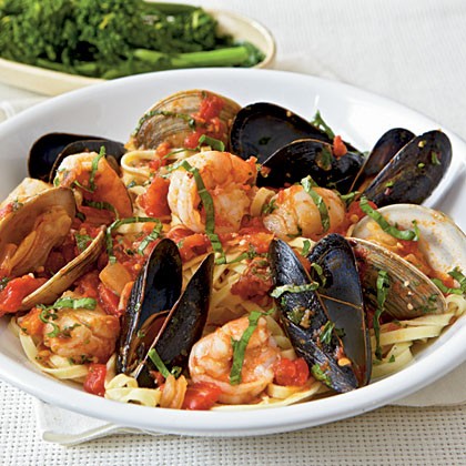 Seafood arrabbiata