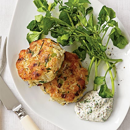 Seafood cakes with mustard crema