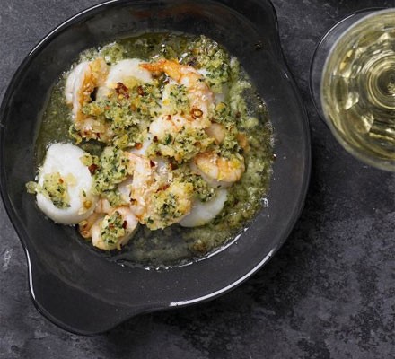 Seafood, herb and garlic gratins