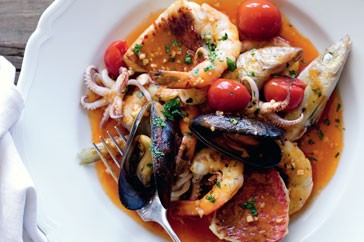 Seafood in crazy water (Frutta di mare all'acqua pazza)