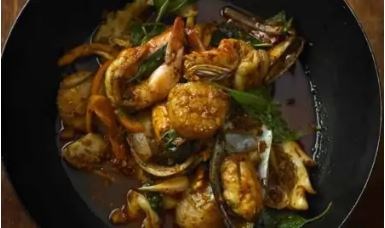 Seafood pad cha (Ta tay pad cha)