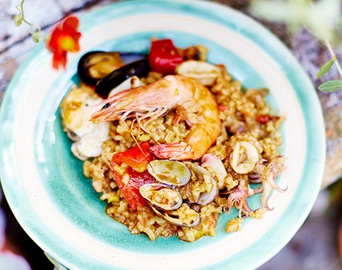 Seafood paella
