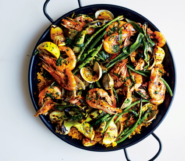 Seafood paella