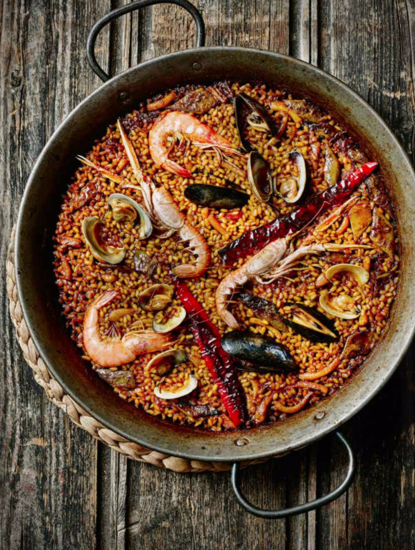 Seafood paella (Paella de marisco)