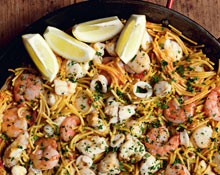 Seafood pasta (Fideua or fideuada del senorito)