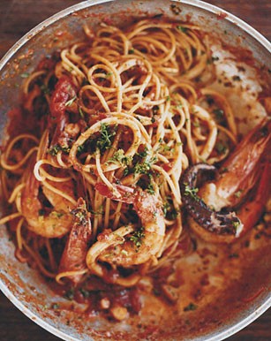 Seafood spaghetti (Espagueti frutos del mar)
