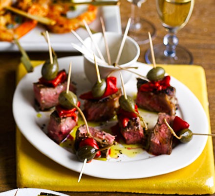 Seared beef, grilled pepper & caper berry