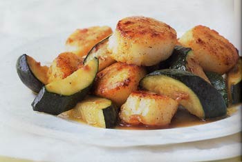 Seared curried scallops with zucchini