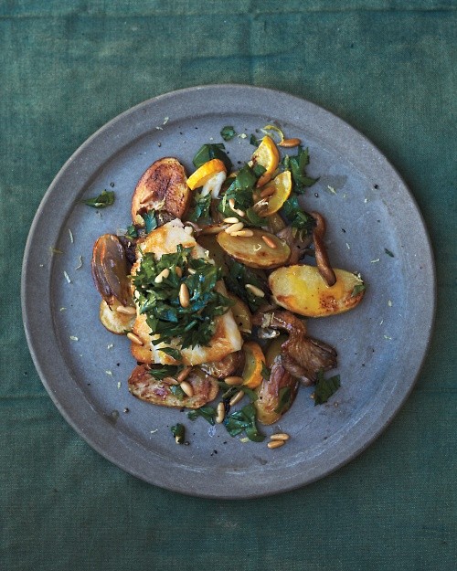 Seared halibut with arugula gremolata