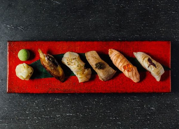  Seared nigiri sushi (Aburi nigiri goshumori)