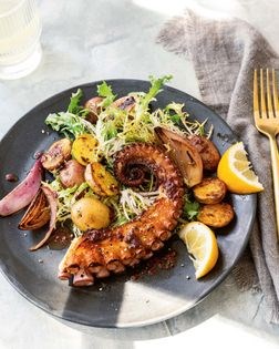 Seared octopus with roasted potatoes