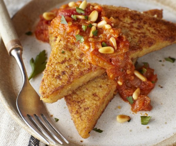 Seared polenta with spicy heirloom tomato sauce