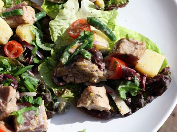 Seared rare Niçoise tuna lettuce cups