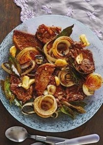 Seared rib eye with lemon and onions (Bistek)