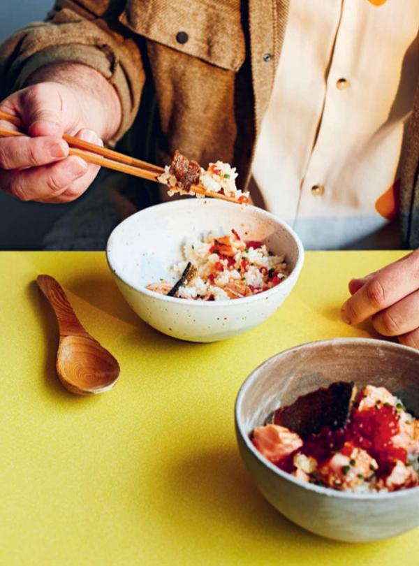 Seared salmon and salmon roe donburi with wasabi ponzu (Kaisen oyakodon / 海鮮親子丼)