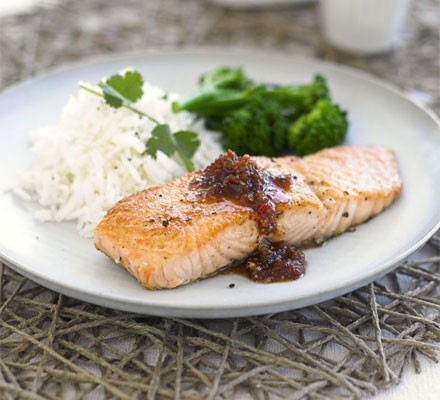 Seared salmon and sticky chilli tomato dressing