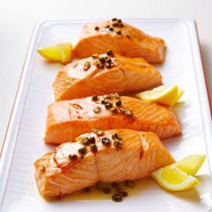 Seared salmon with green peppercorn sauce