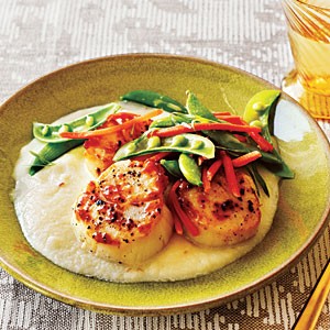 Seared scallops with cauliflower puree