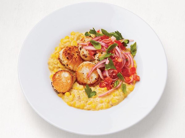 Seared scallops with creamed corn