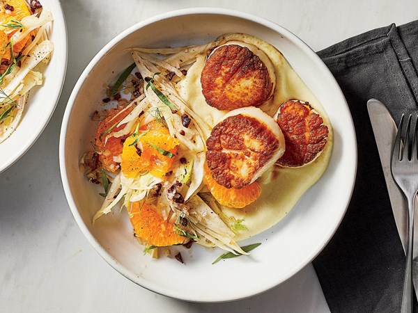 Seared scallops with fennel and citrus