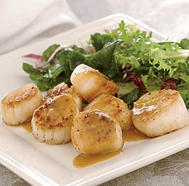 Seared scallops with pineapple-ginger sauce
