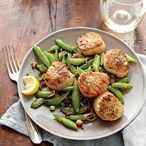 Seared scallops with snap peas and pancetta