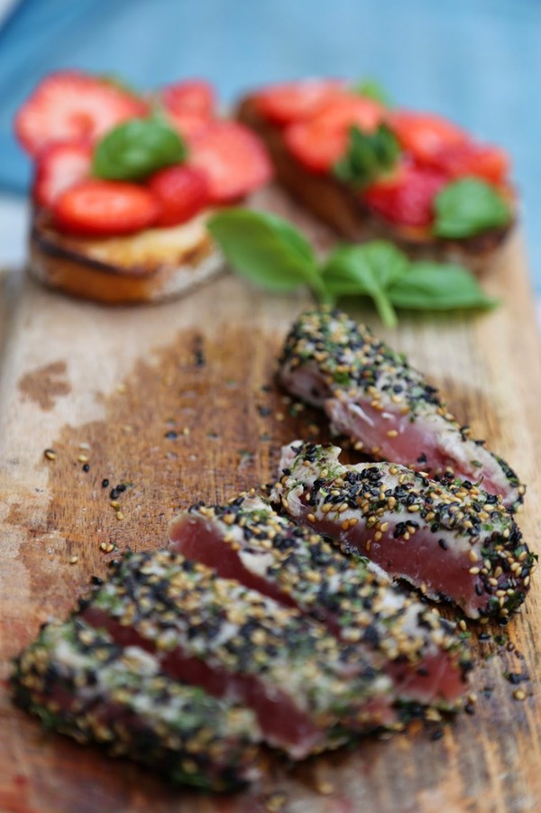 Seared sesame seed tuna with strawberry bruschetta