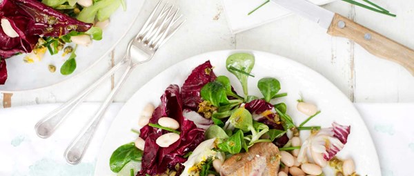 Seared tuna and radicchio salad