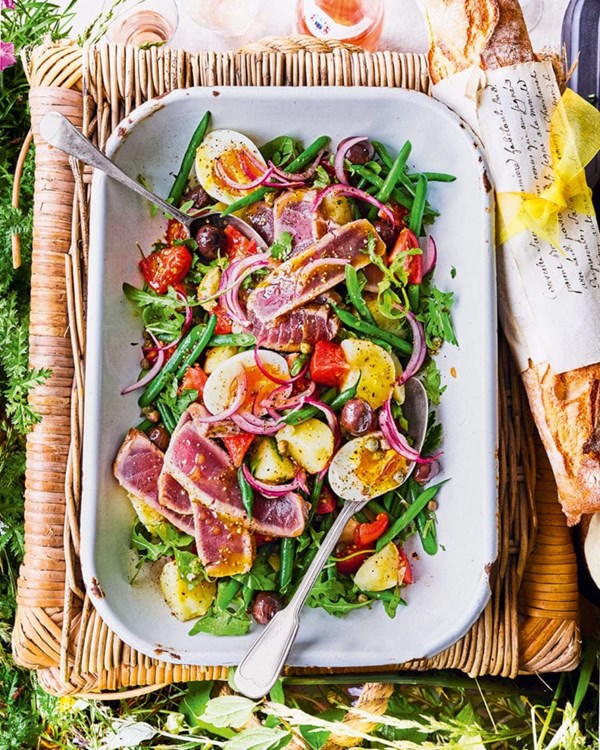 Seared tuna Niçoise salad