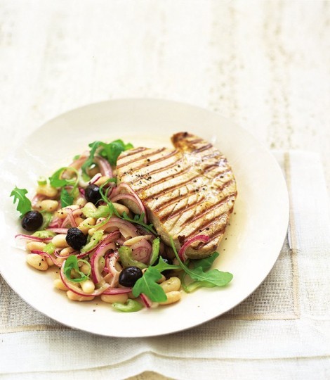 Seared tuna with bean and olive salad