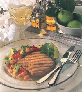 Seared tuna with chickpea salad